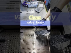 Tháo rời thân van để làm sạch