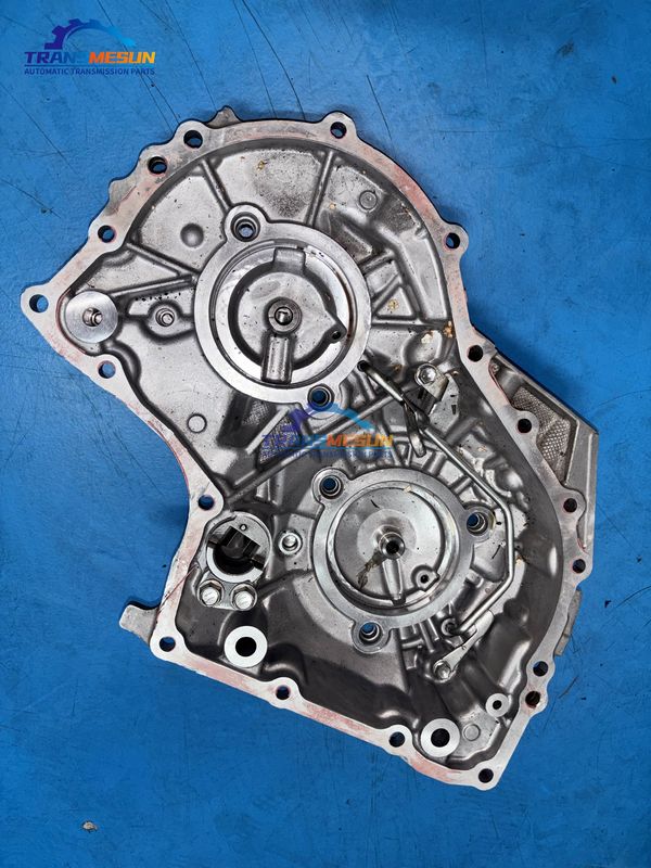 Vỏ sau của hộp số CVT K114 với năm lỗ bắt vít cho hộp số CVT 2.0L của Toyota C-HR 2019.